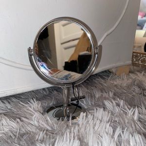 Mini mirror🥰
